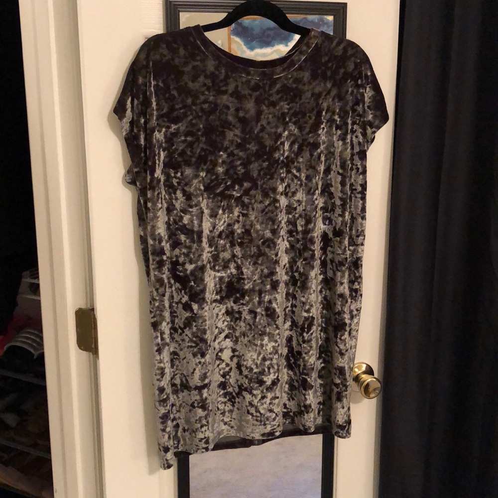 Velvet dark green T-shirt dress